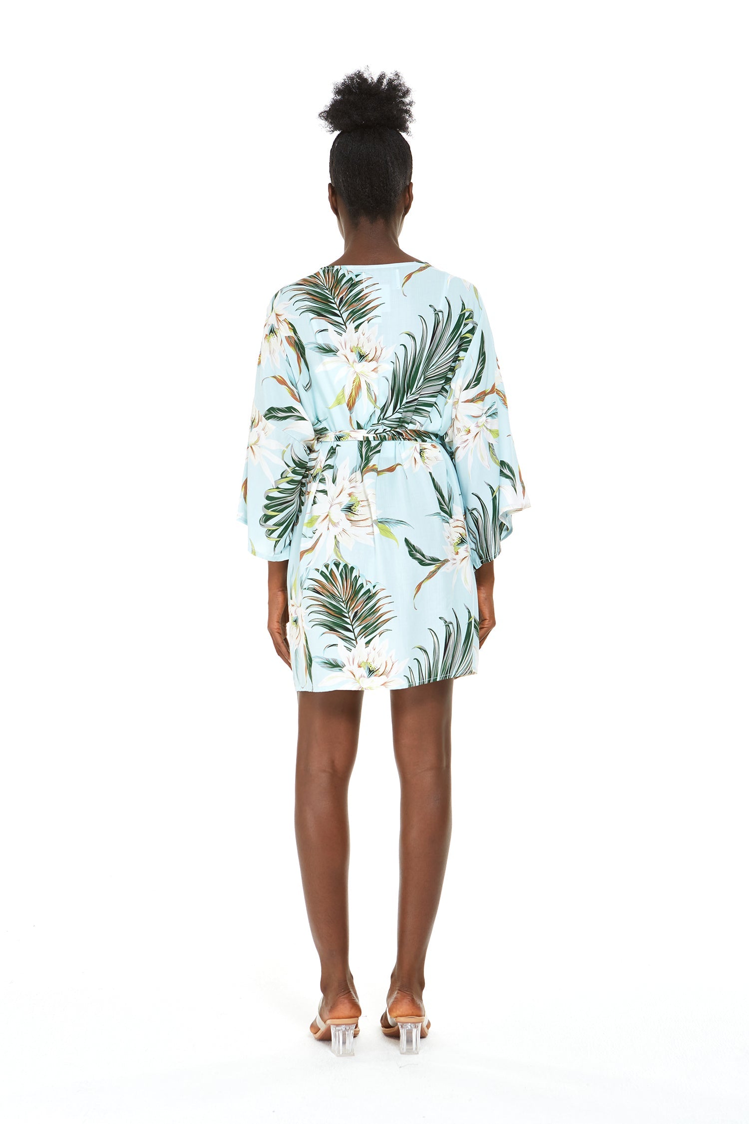 Women's Lightweight Kimono in Wispy Cereus Light Blue